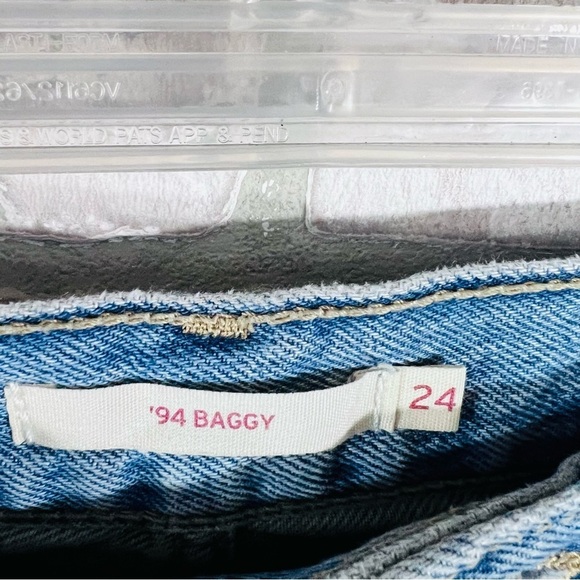 Levi's ‘94 Baggy Straight Leg Distressed Jeans Size 24 - Picture 9 of 10